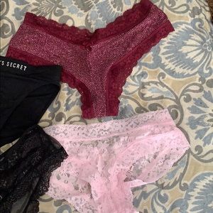 Underwear never worn they come in a set!